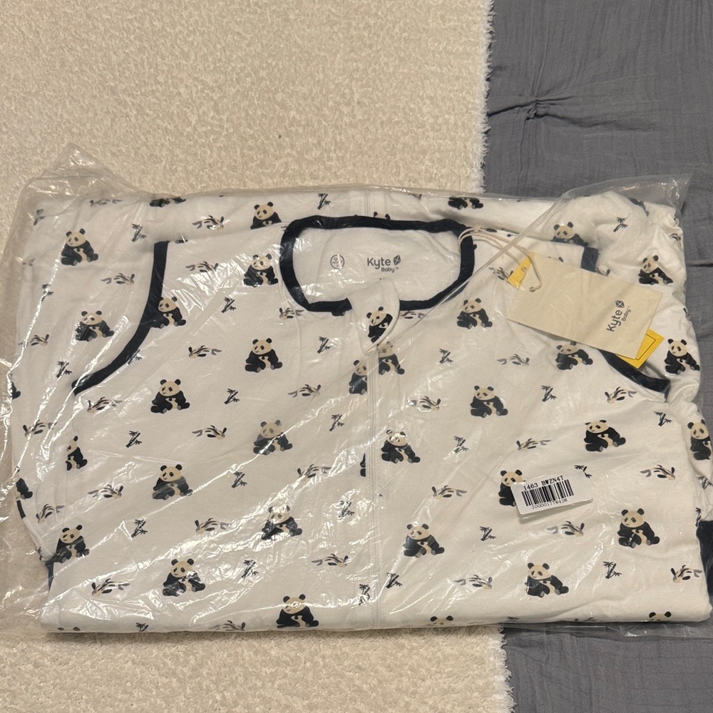 Kyte BABY White and Black Panda Sleep Bag 1.0